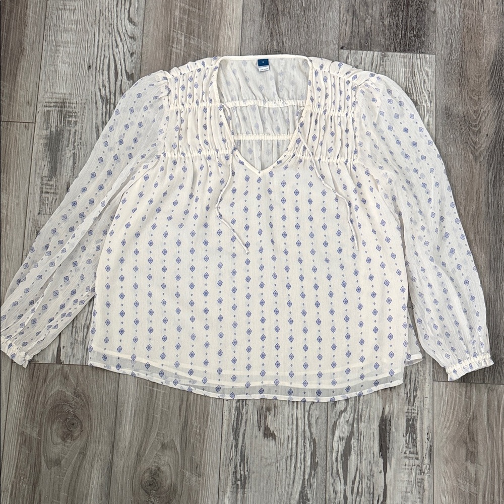 Pretty Old Navy blouse